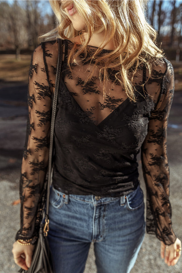Blouse Manches Longues Ajustée en Dentelle Noire et Mesh Crochet